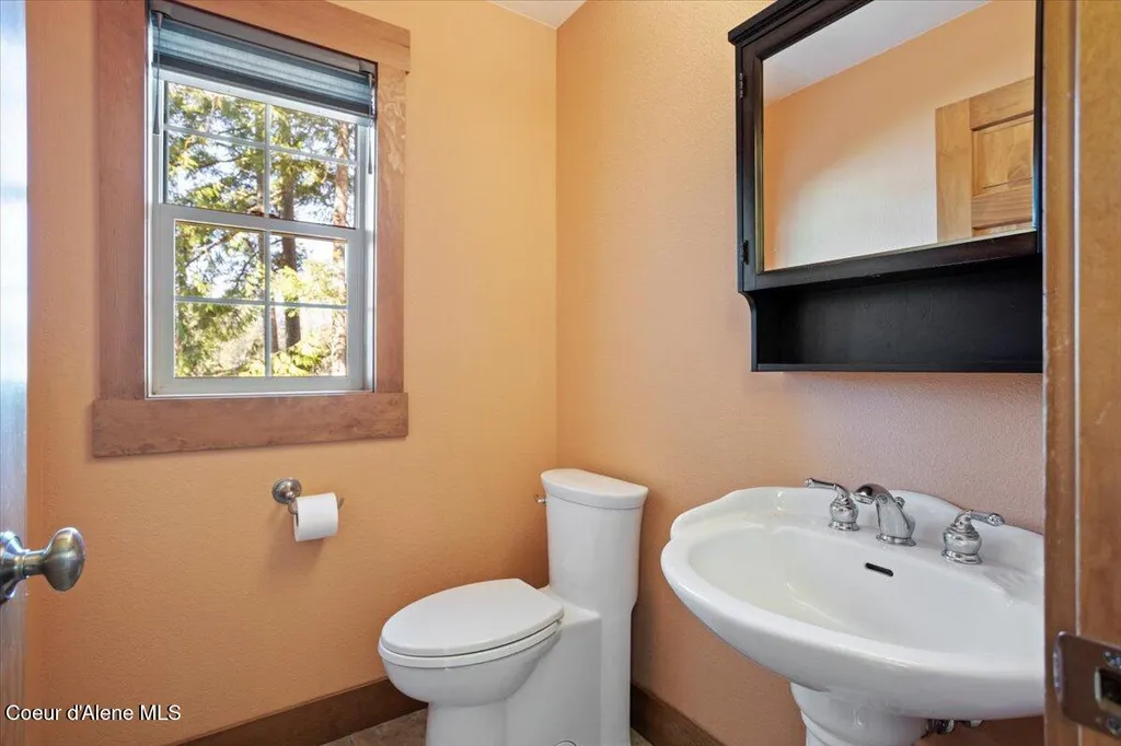 414 Creekside Lane Sandpoint ID 83864