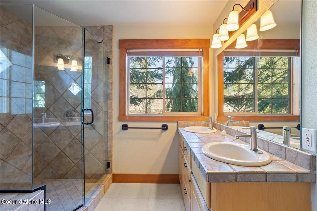 414 Creekside Lane Sandpoint ID 83864