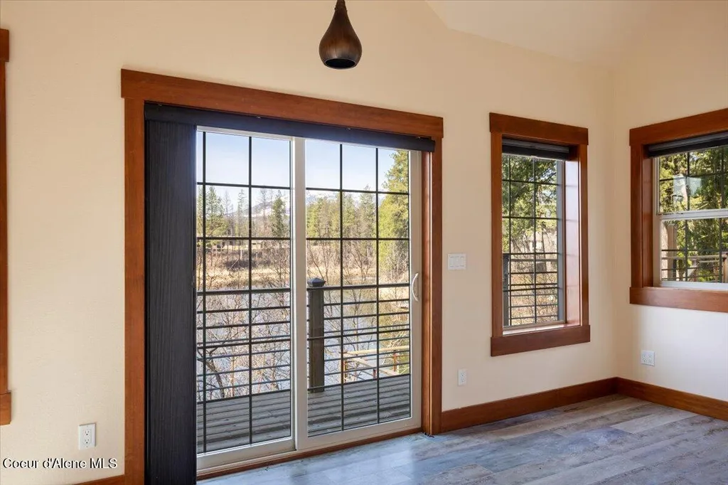 414 Creekside Lane Sandpoint ID 83864