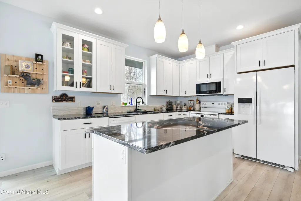 153 Sandy Beach Lane Cocolalla ID 83813