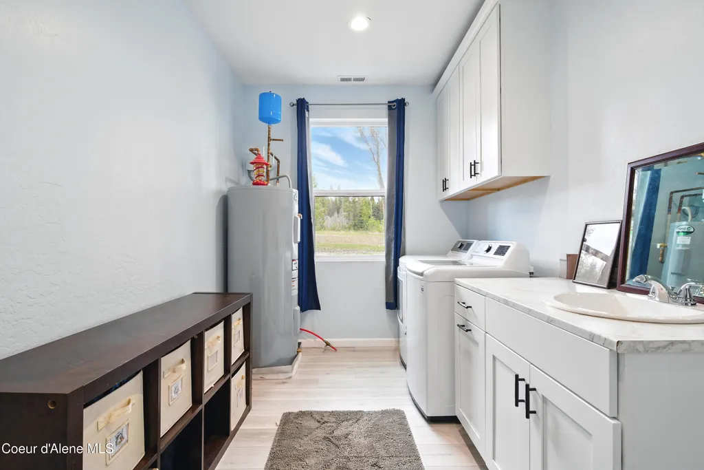 153 Sandy Beach Lane Cocolalla ID 83813