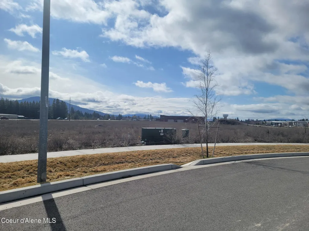 784 W Fryeburg Avenue Hayden ID 83835