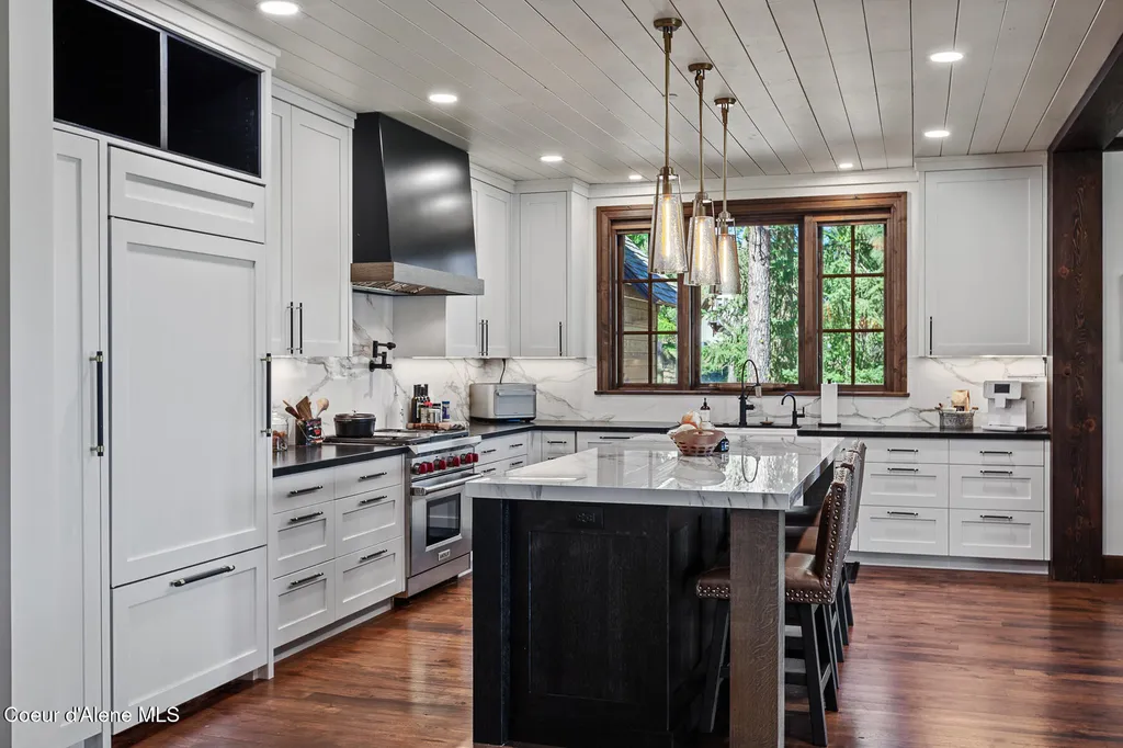 2623 E Old Barn Court Harrison ID 83833