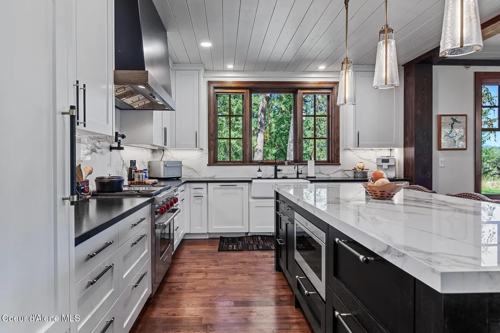 2623 E Old Barn Court Harrison ID 83833