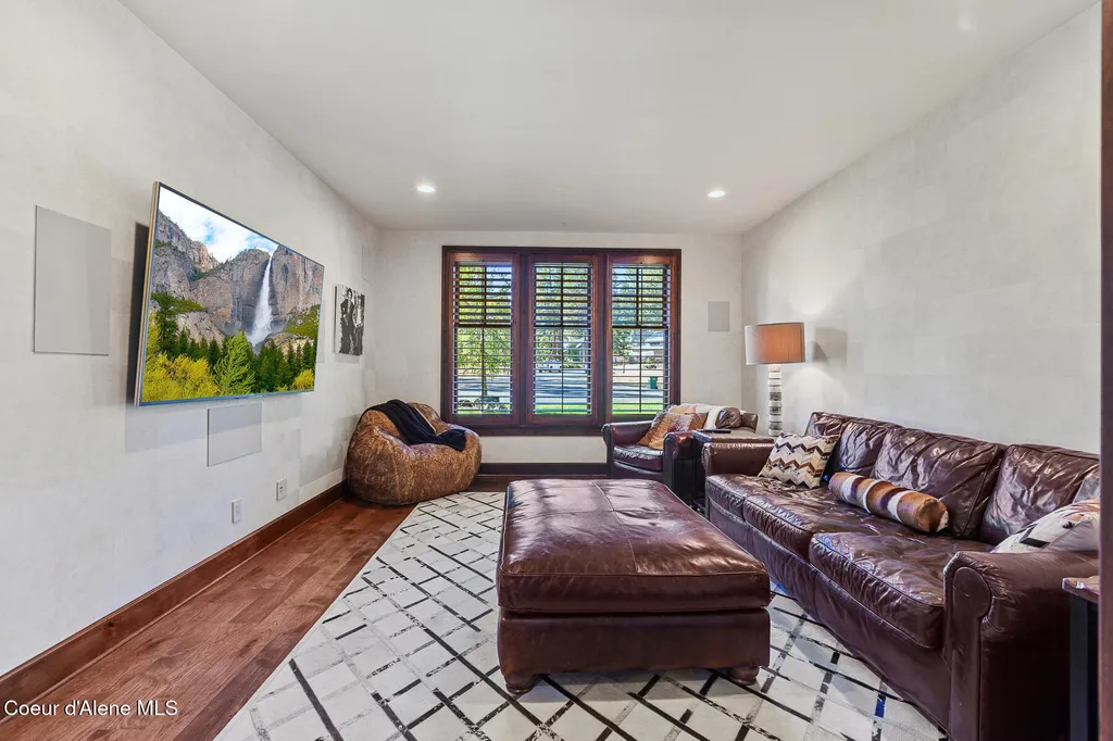 2623 E Old Barn Court Harrison ID 83833