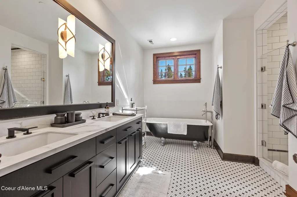 2623 E Old Barn Court Harrison ID 83833