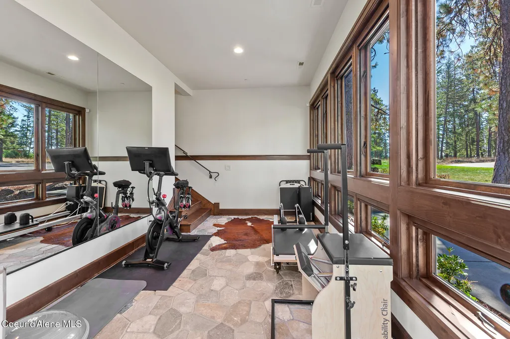 2623 E Old Barn Court Harrison ID 83833