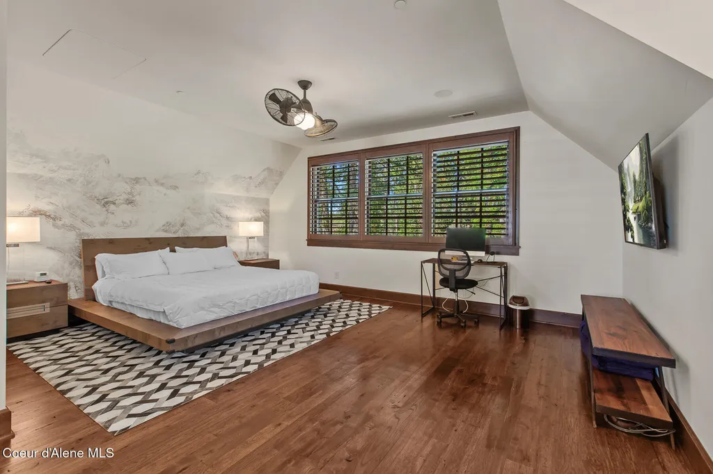 2623 E Old Barn Court Harrison ID 83833
