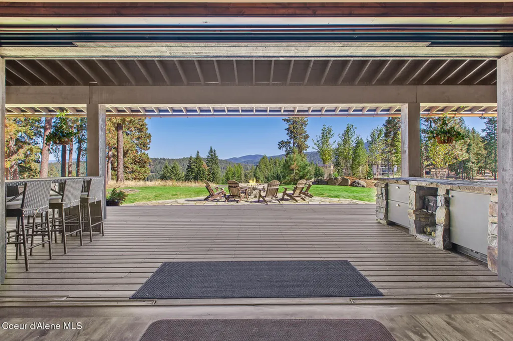 2623 E Old Barn Court Harrison ID 83833