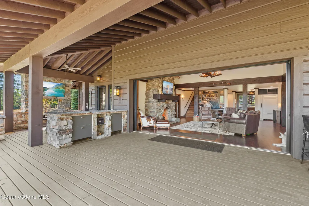 2623 E Old Barn Court Harrison ID 83833