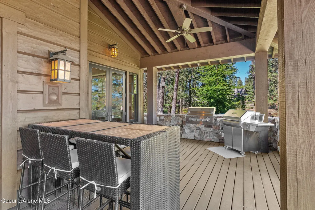 2623 E Old Barn Court Harrison ID 83833