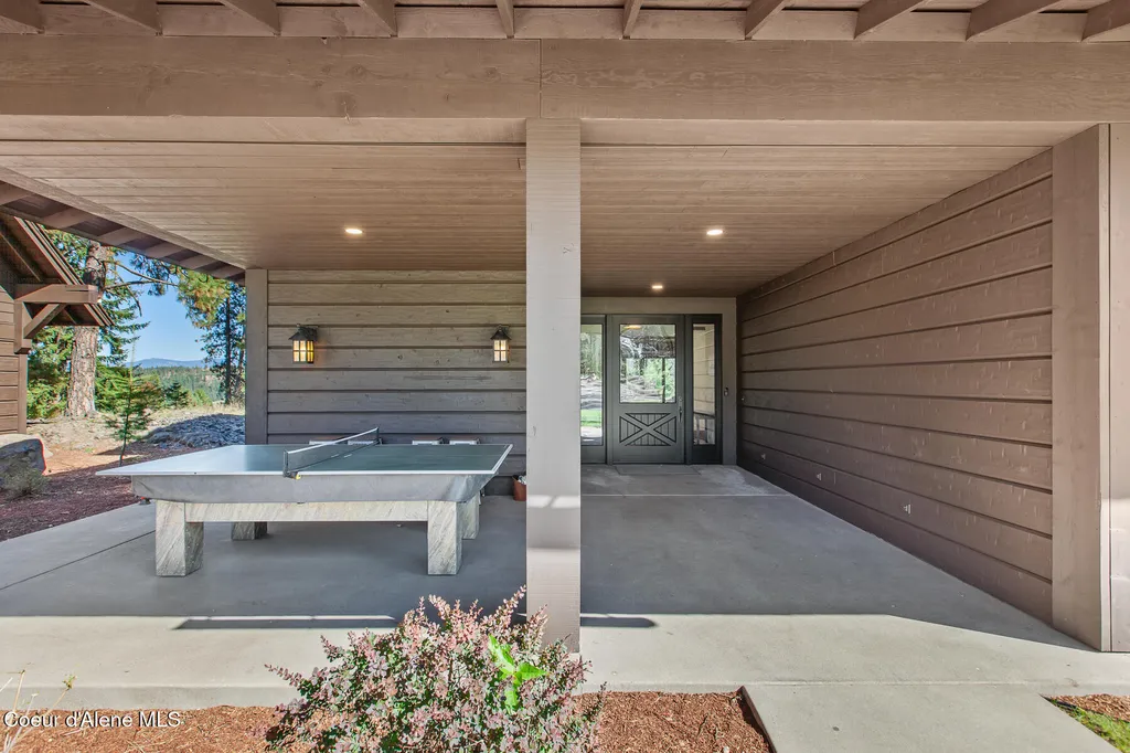 2623 E Old Barn Court Harrison ID 83833