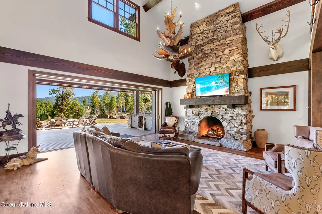 2623 E Old Barn Court Harrison ID 83833