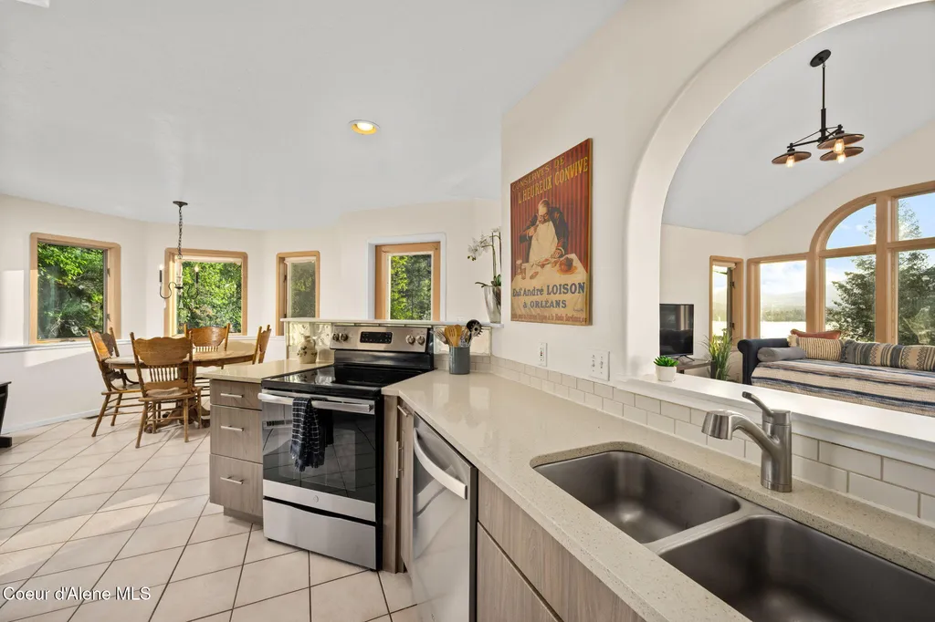 3338 Bottle Bay Road Sagle ID 83860
