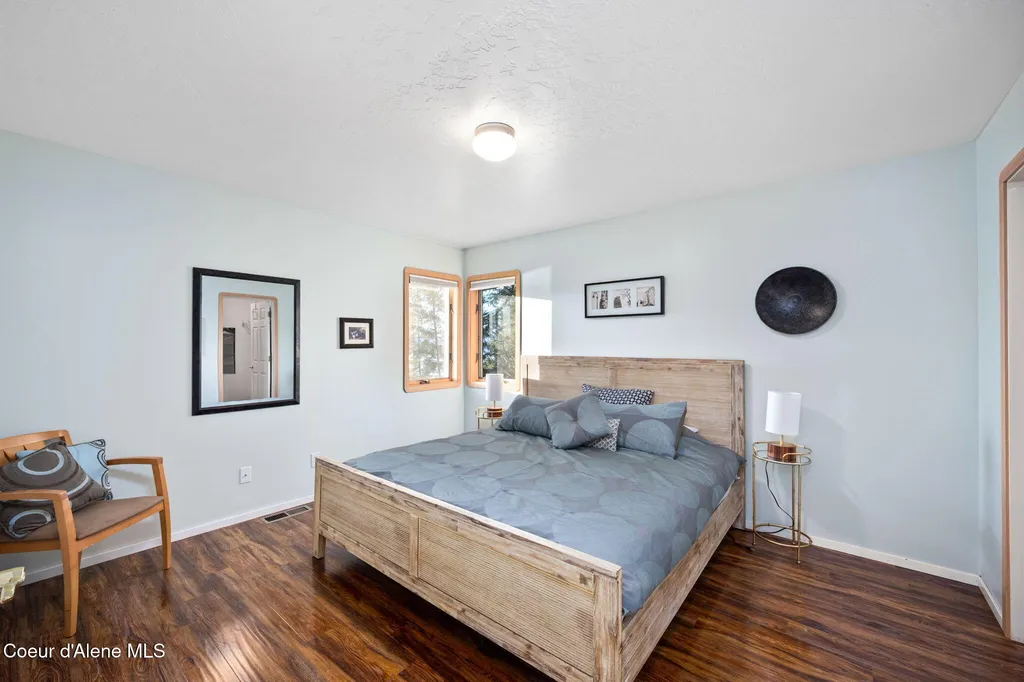 3338 Bottle Bay Road Sagle ID 83860