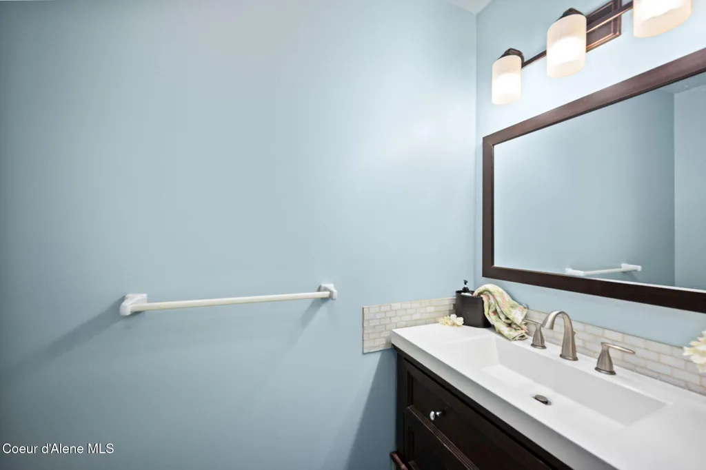 3338 Bottle Bay Road Sagle ID 83860