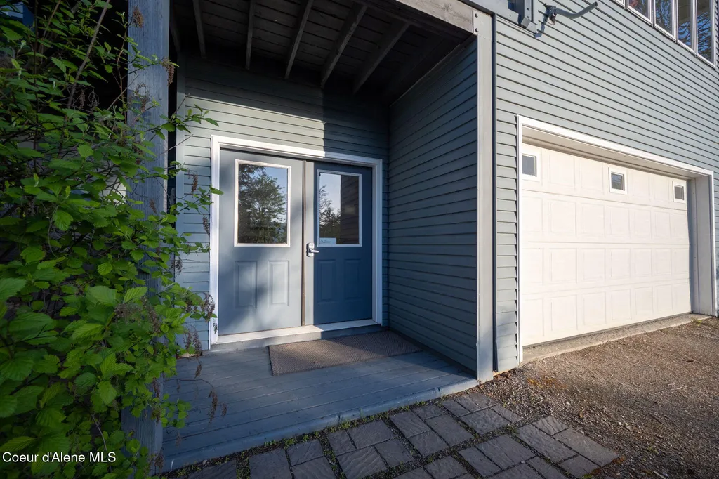 3338 Bottle Bay Road Sagle ID 83860