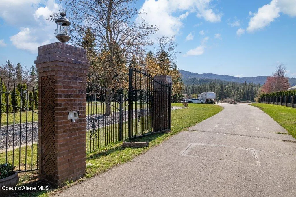 1504 E Plaza Drive Post Falls ID 83854