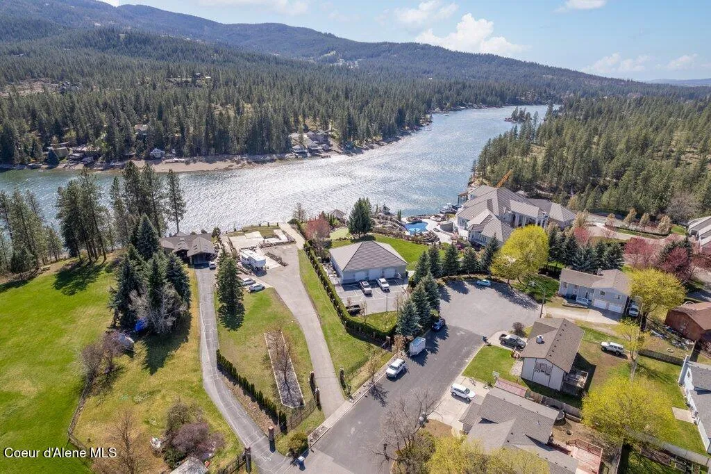1504 E Plaza Drive Post Falls ID 83854