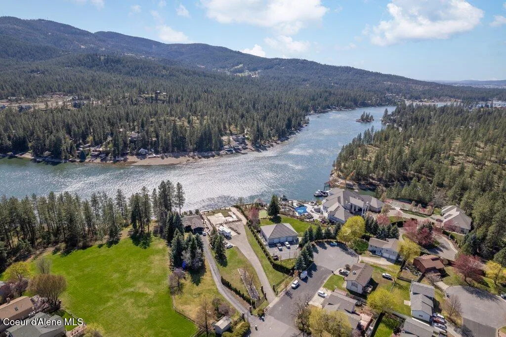 1504 E Plaza Drive Post Falls ID 83854