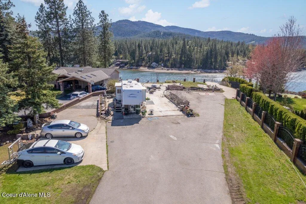 1504 E Plaza Drive Post Falls ID 83854