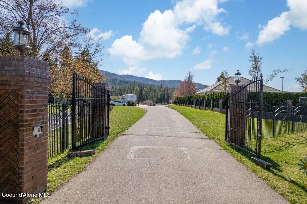 1504 E Plaza Drive Post Falls ID 83854
