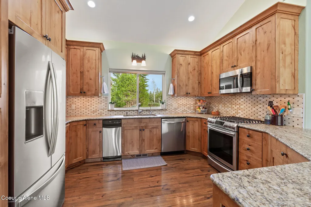 19133 N Ella Road Rathdrum ID 83858