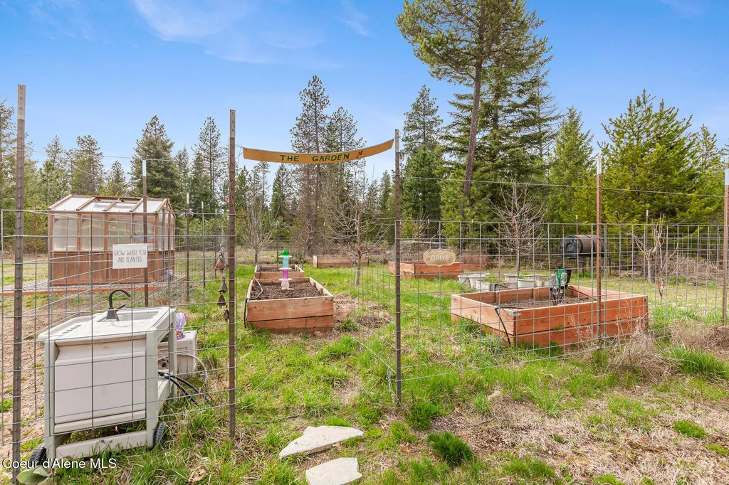 19133 N Ella Road Rathdrum ID 83858