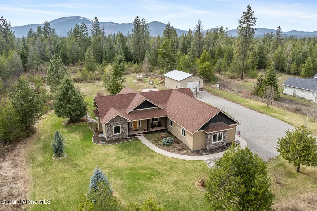 19133 N Ella Road Rathdrum ID 83858