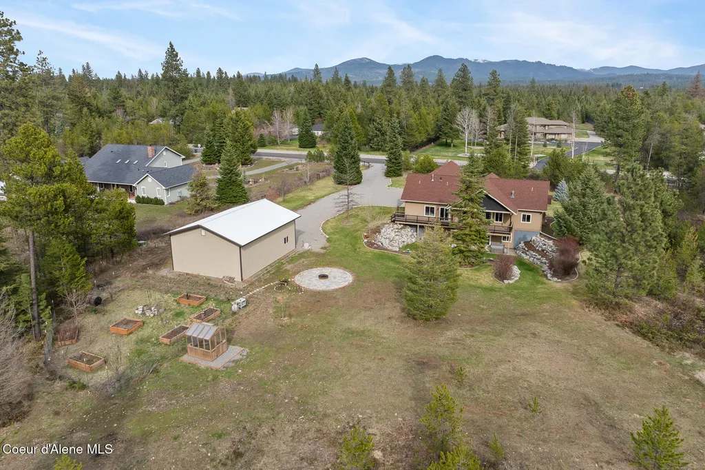 19133 N Ella Road Rathdrum ID 83858