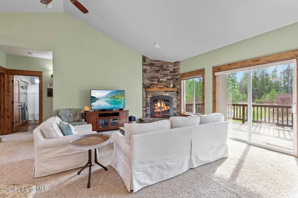 19133 N Ella Road Rathdrum ID 83858
