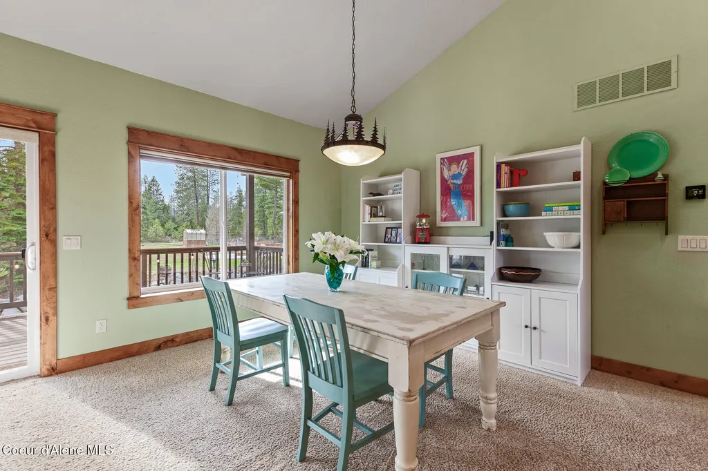 19133 N Ella Road Rathdrum ID 83858