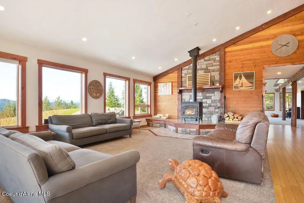 495 N Ridgeview Lane Priest River ID 83856
