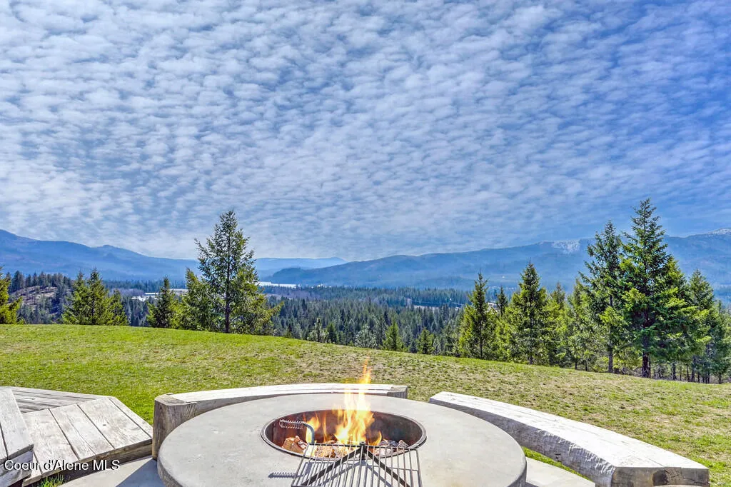 495 N Ridgeview Lane Priest River ID 83856
