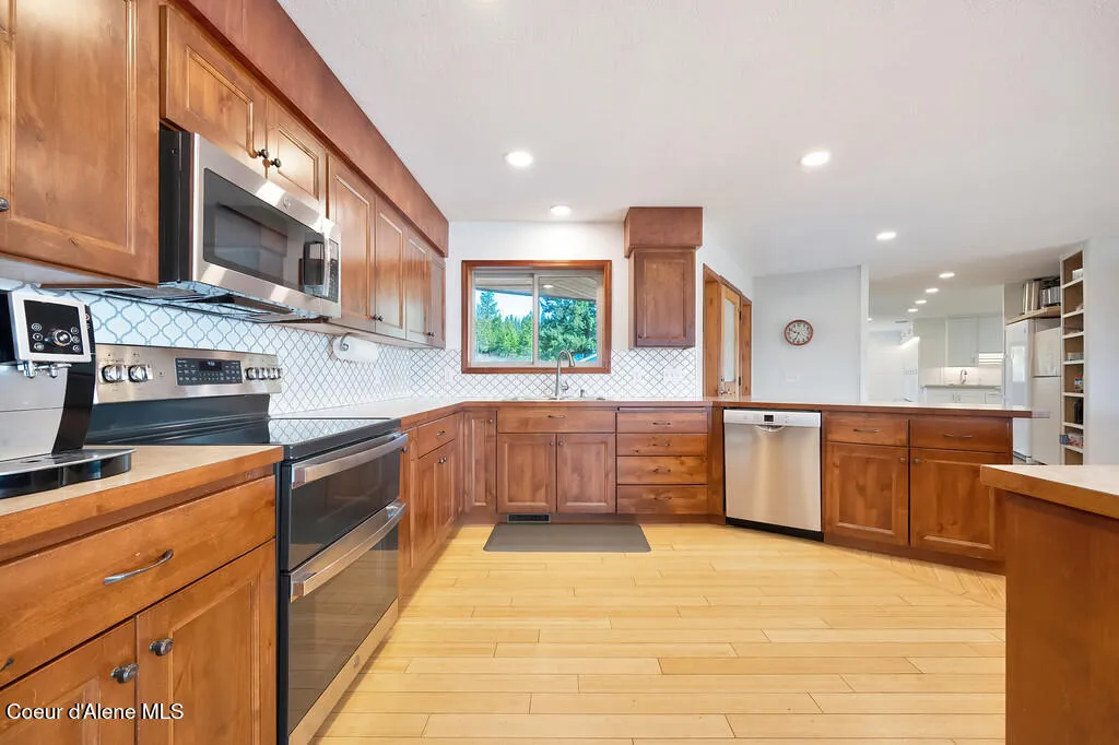 495 N Ridgeview Lane Priest River ID 83856