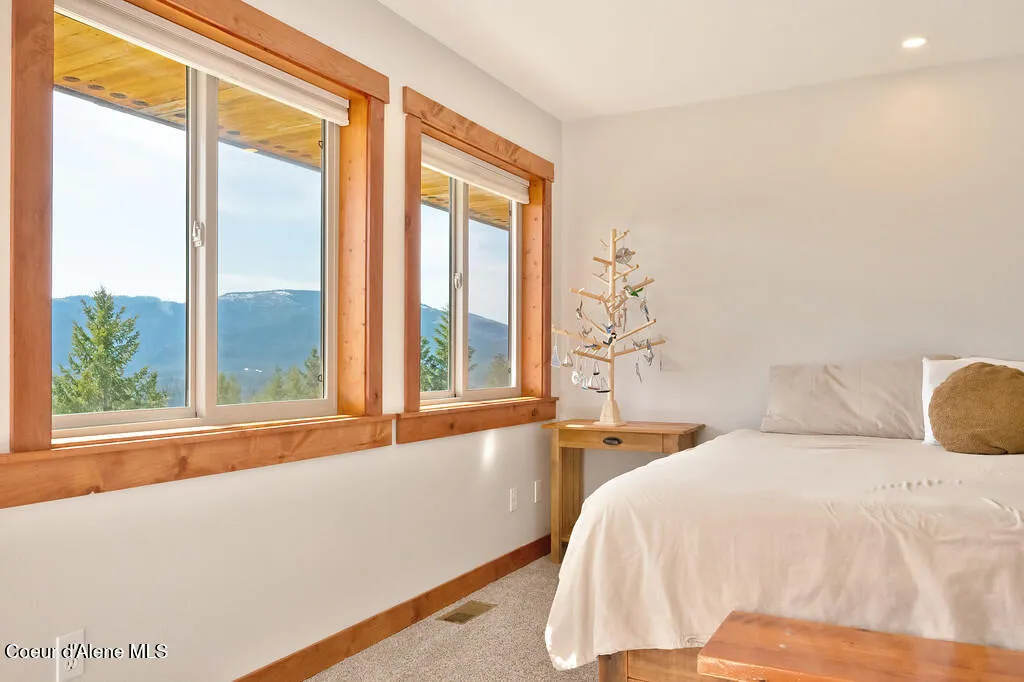 495 N Ridgeview Lane Priest River ID 83856