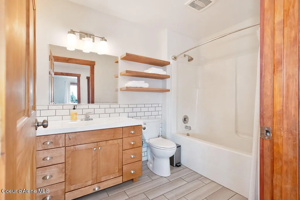 495 N Ridgeview Lane Priest River ID 83856