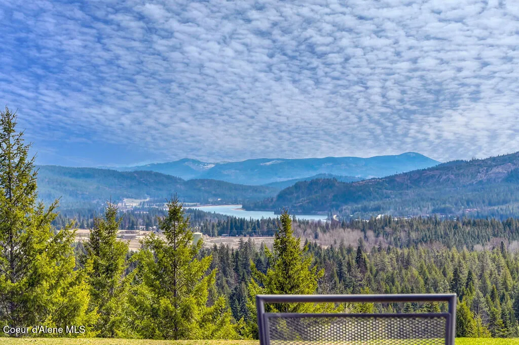 495 N Ridgeview Lane Priest River ID 83856