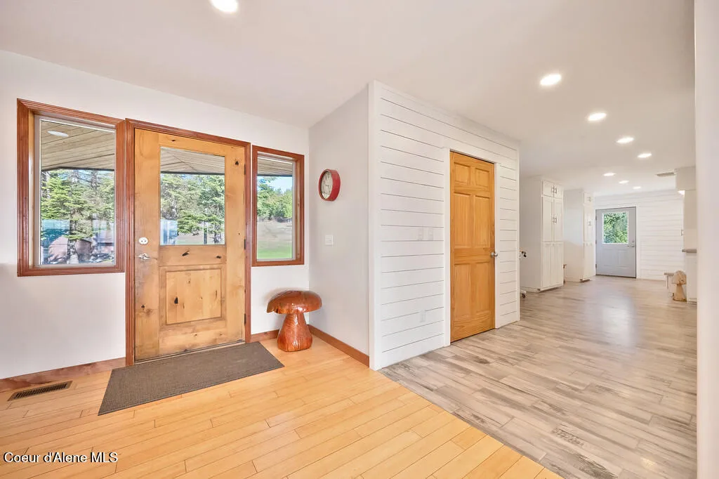 495 N Ridgeview Lane Priest River ID 83856