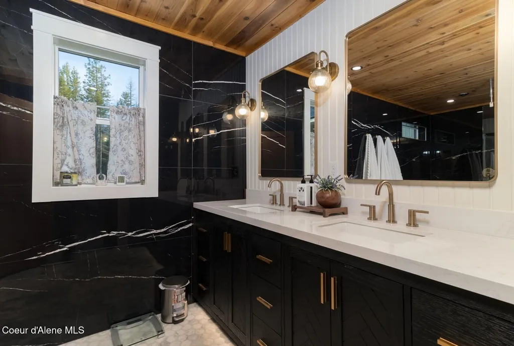 267 Jays Way Bonners Ferry ID 83805