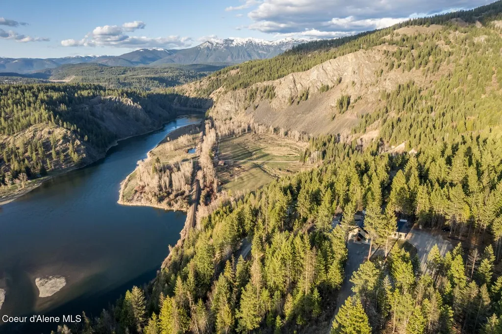 267 Jays Way Bonners Ferry ID 83805