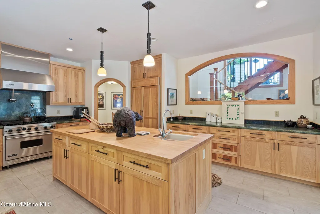62734 S Powderhorn Bay Road Harrison ID 83833