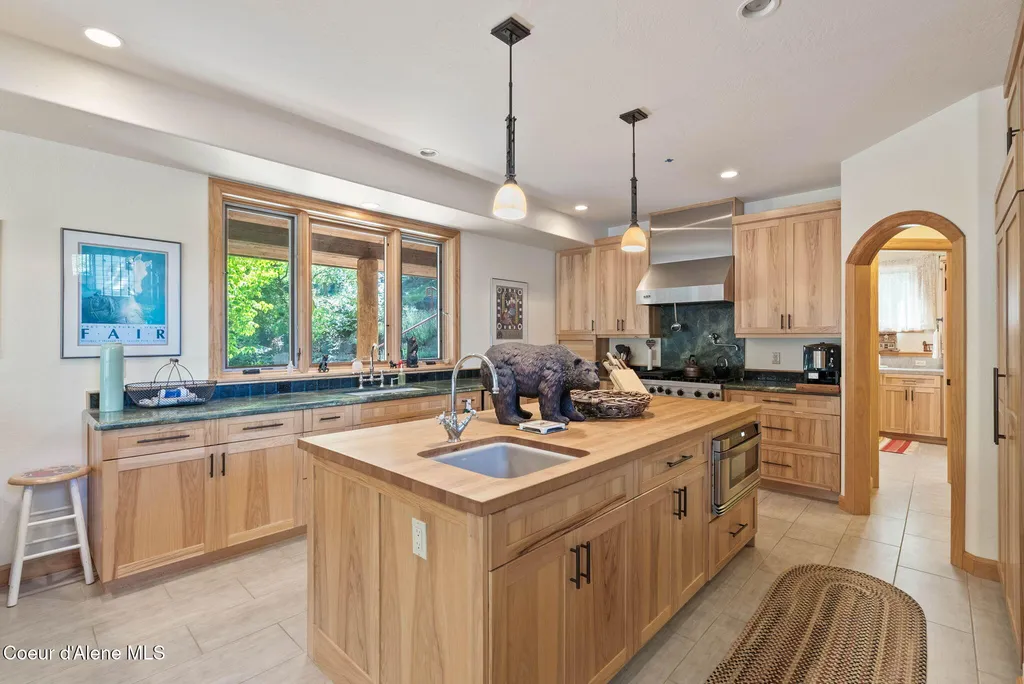 62734 S Powderhorn Bay Road Harrison ID 83833