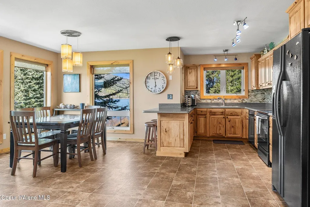 40 Stewarts Drive Sagle ID 83860
