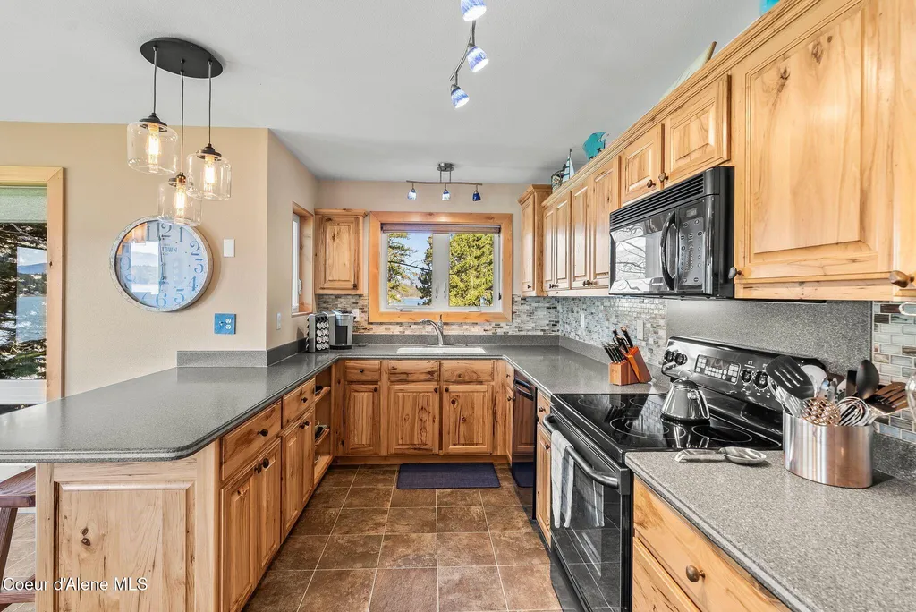 40 Stewarts Drive Sagle ID 83860