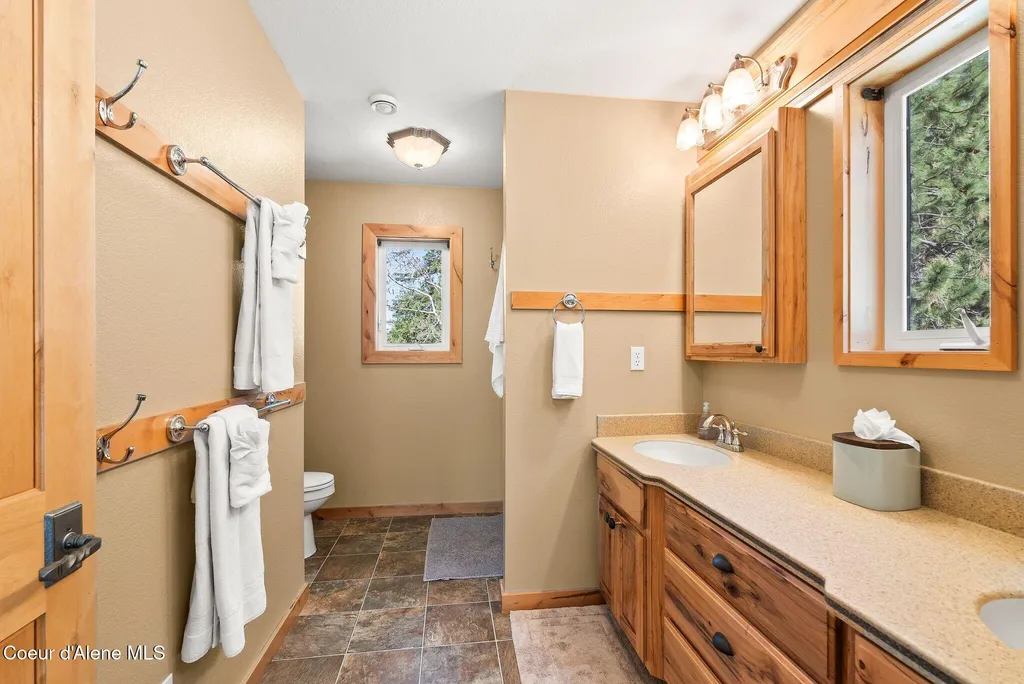 40 Stewarts Drive Sagle ID 83860