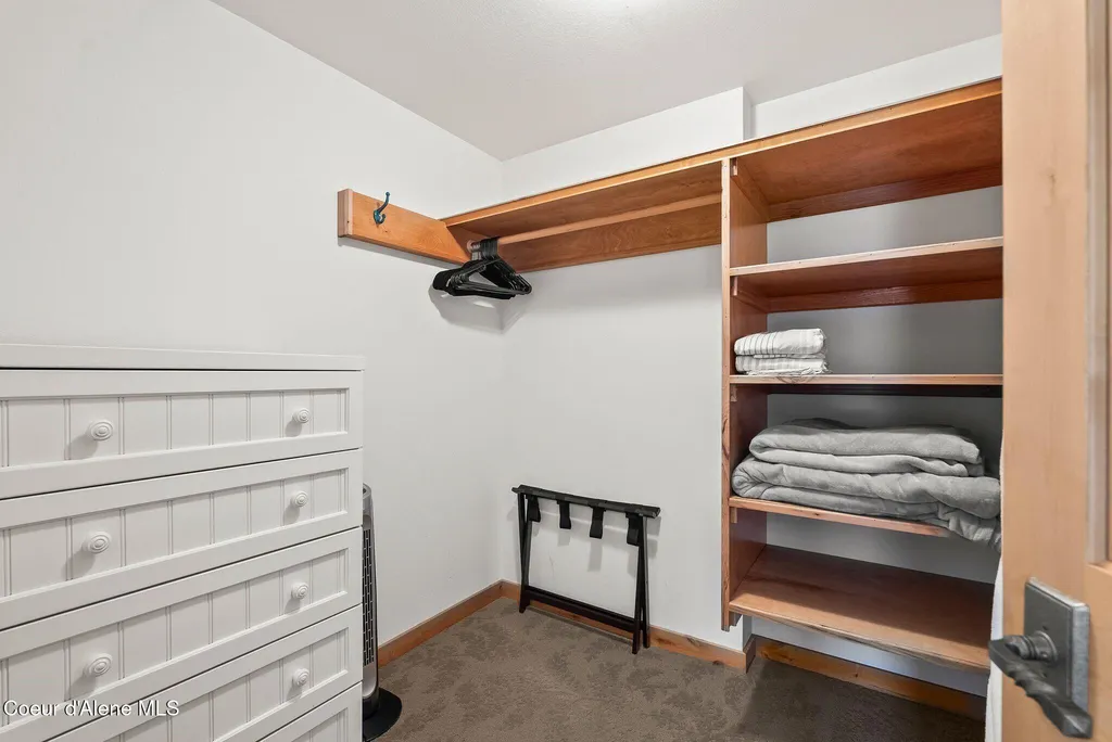 40 Stewarts Drive Sagle ID 83860