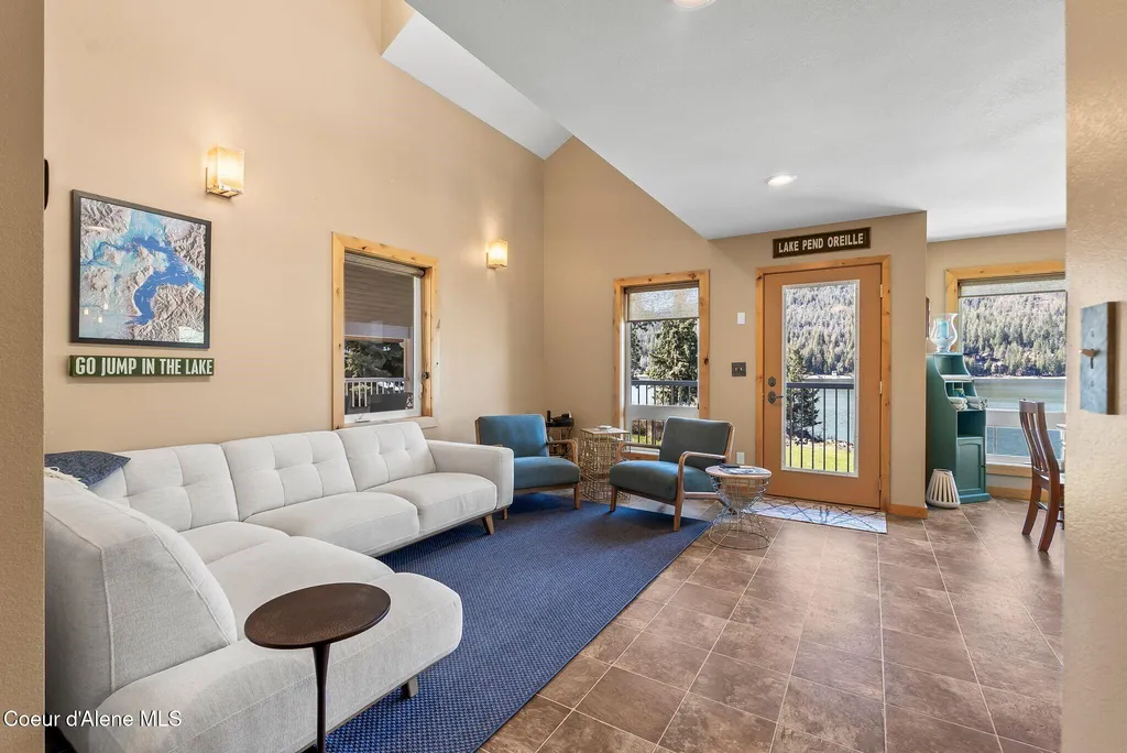 40 Stewarts Drive Sagle ID 83860