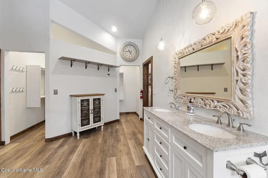429 Barnhart Road Careywood ID 83809