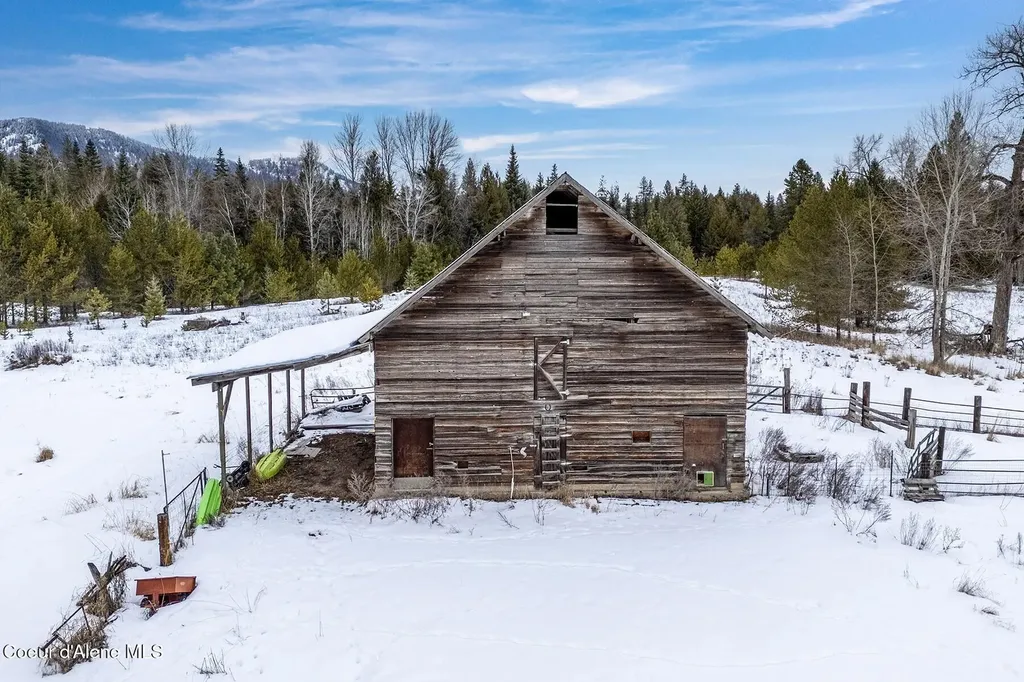 429 Barnhart Road Careywood ID 83809
